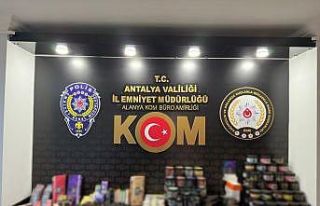 Antalya’da üç ilçede kaçakçılık operasyonu