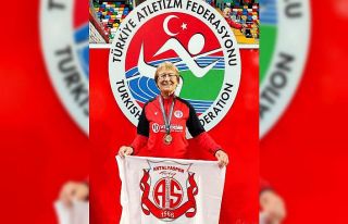 Antalyaspor’dan atletizmde yeni Türkiye rekoru