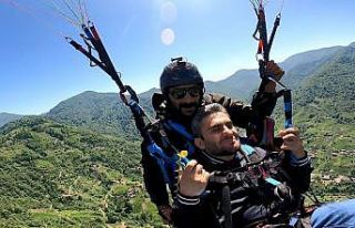 Artvin’de engelli bireyler ilk kez yamaç paraşütü...