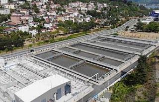 Atık su arıtma tesisinden yayılan kötü koku mahalleliyi...