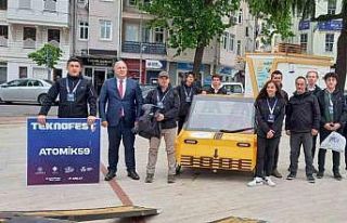 Atomik 59 başarısını Vali Yıldırım ile paylaştı