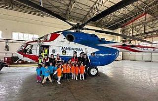 Aydın İl Jandarma Komutanlığı minik misafirlerini...