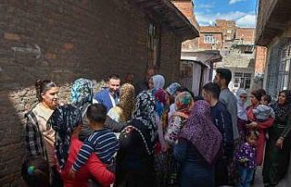 Bağlar Belediye Başkanı Beyoğlu, vatandaşlarla...