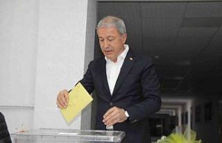 Bakan Akar oyunu Kayseri’de kullandı