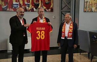 Bakan Akar’dan Kayserispor’a ziyaret