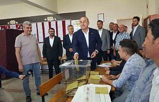 Bakan Çavuşoğlu oyunu Alanya’da kullandı