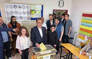 Bakan Dönmez oyunu Eskişehir’de kullandı