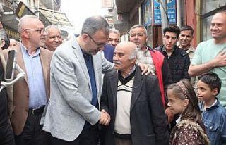 Bakan Kasapoğlu memleketinde pazar alışverişi...