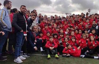 Bakan Kasapoğlu’ndan Karagümrük’e stat müjdesi