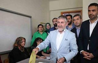 Bakan Nebati aday olduğu Mersin’de oyunu kullandı