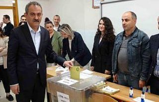 Bakan Özer oyunu Ordu’da kullandı