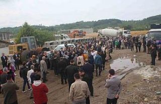 Bakan Özer: "Ünye-Akkuş-Niksar yolu ekonomi...