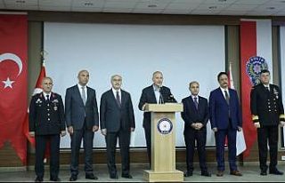 Bakan Soylu, İzmir’de ’Kökünü Kurutma Operasyonu’...