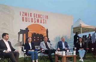 Bakan Varank ve Bakan Kasapoğlu İzmir’de gençlerle...