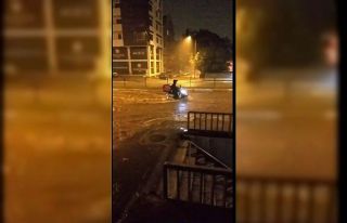 Balıkesir’de hayatı felç eden sağanak böyle...