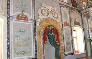 Balıkesir’de tarihi resimli cami ilgi odağı oldu