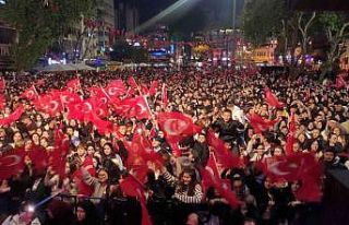 Bandırma’da önce fener alayı sonra konser