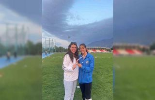 BARÜ’nün rekortmen sporcusu Mizgin Ay gururlandırdı