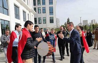 Başakşehir’in özel gençler davul zurnalı asker...