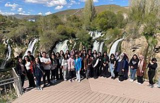 Başkaleli 330 öğrenci Van’ı gezdi