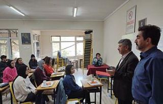 Başkan Akçadurak, üniversiteye hazırlanan gençleri...