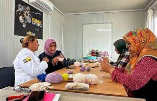 Başkan Altay Hatay’da açılan KOMEK’te depremzede...