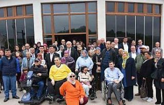 Başkan Bakkalcıoğlu Engelliler Derneği üyeleri...