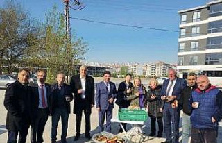 Başkan Bakkalcıoğlu, fabrika işçilerine simit...