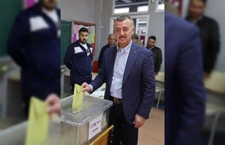 Başkan Büyükakın oyunu kullandı