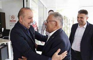 Başkan Büyükkılıç’tan Pınarbaşı Belediyesi’ne...