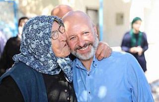 Başkan Çolakbayrakdar: “Annelerimiz, baş tacımızdır”