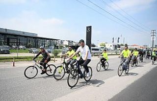 Başkan Kocaman gençlerle pedal çevirdi