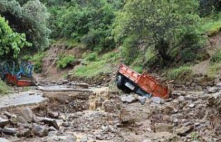 Başkan Özcan selin vurduğu Demirciler’de acil...