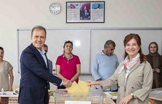 Başkan Seçer, oyunu kullandı