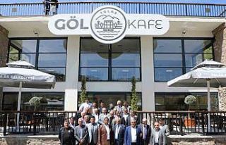 Başkan Yalçın muhtarlarla 100. Yıl Mesire Alanı’nda...