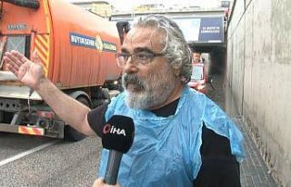 Başkentte su baskınında köprü altında mahsur...