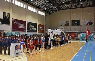 Basketbol yarı final müsabakaları başladı