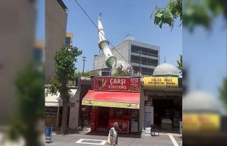 Batman’da 50 yıllık caminin minaresi kontrollü...