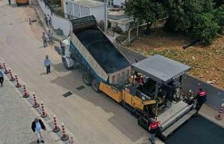 Belediye, asfaltlama çalışmalarını sürdürüyor