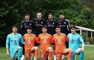 Beşiktaş’ta genç kaleciler, A takım eldivenleri...