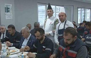 Binali Yıldırım Ankara’da fabrika işçileriyle...