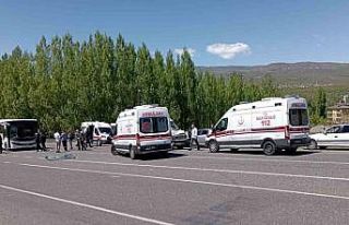Bingöl’de halk otobüsü ile minibüs çarpıştı:...