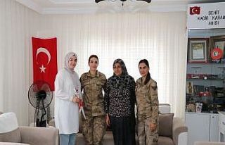 Bingöl’de jandarma, şehit eşlerini unutmadı