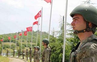 Bingöl’de kalleşçe şehit edilen 33 asker anıldı