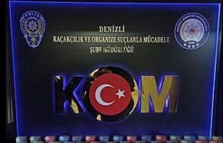 Binlerce kaçak ürünle yakalandılar
