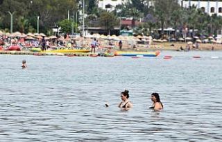 Bodrum’da oyunu kullanan denize akın etti