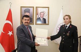 Burdur Vali Arslantaş, deprem bölgesinde görev...