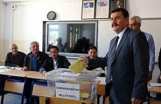 Burdur Valisi Arslantaş oyunu kullandı