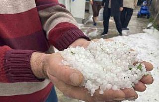 Burdur’da dolu hayatı felç etti