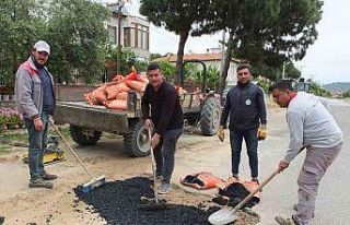 Burhaniye’de belediye asfalt tamirlerine başladı